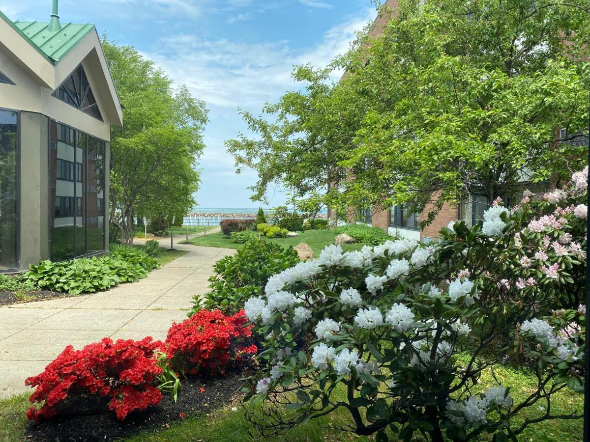 Clarion Hotel Conference Center On Lake Erie Дюнкерк Екстериор снимка