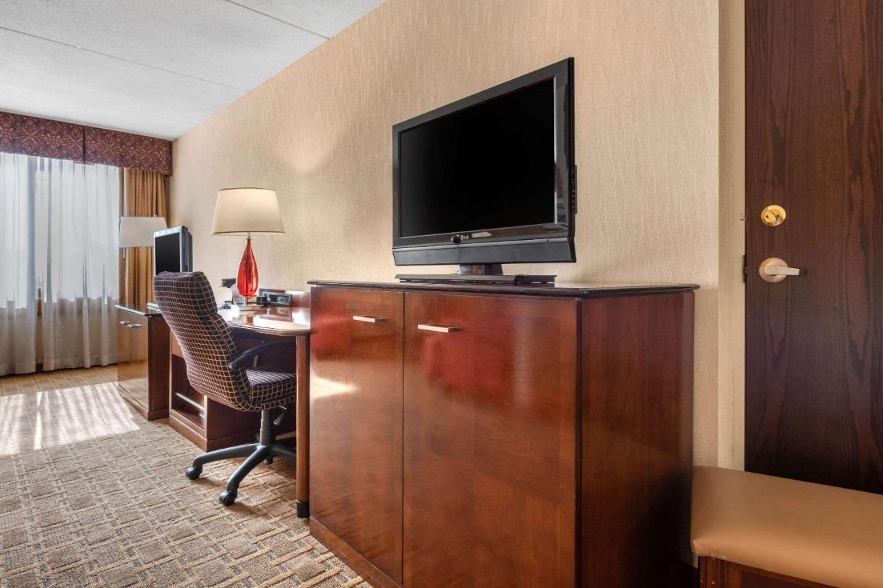 Clarion Hotel Conference Center On Lake Erie Дюнкерк Екстериор снимка