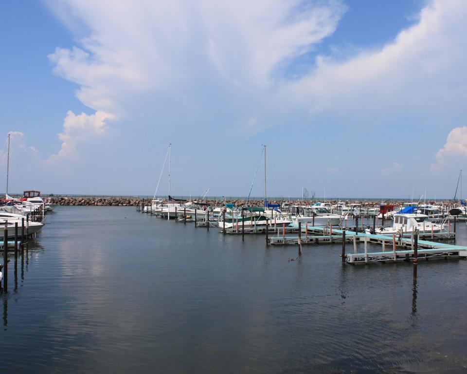 Clarion Hotel Conference Center On Lake Erie Дюнкерк Екстериор снимка