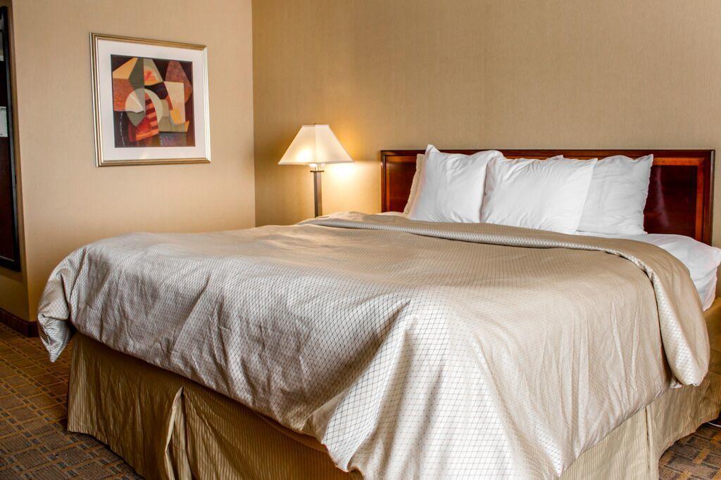 Clarion Hotel Conference Center On Lake Erie Дюнкерк Екстериор снимка