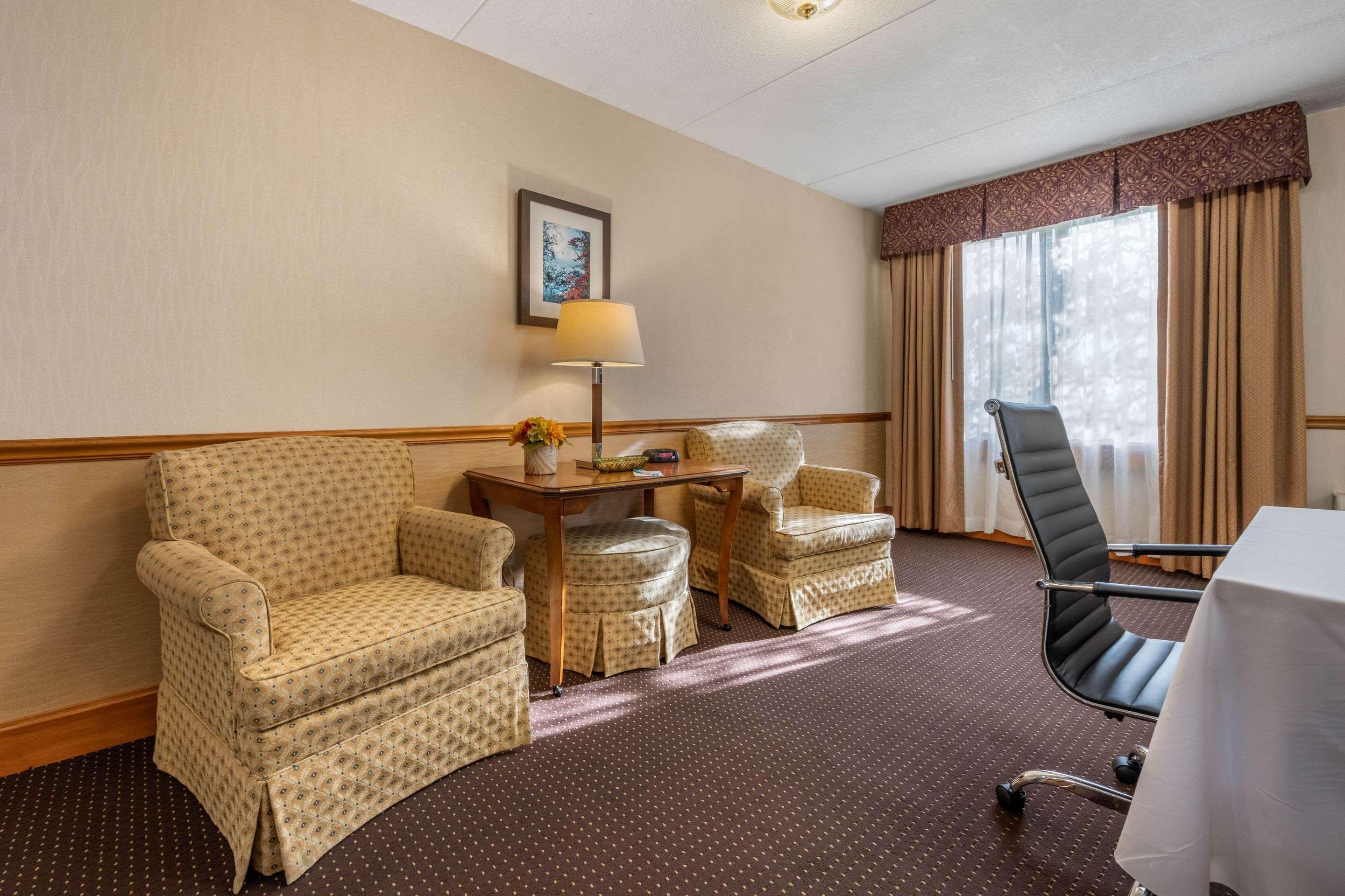 Clarion Hotel Conference Center On Lake Erie Дюнкерк Екстериор снимка