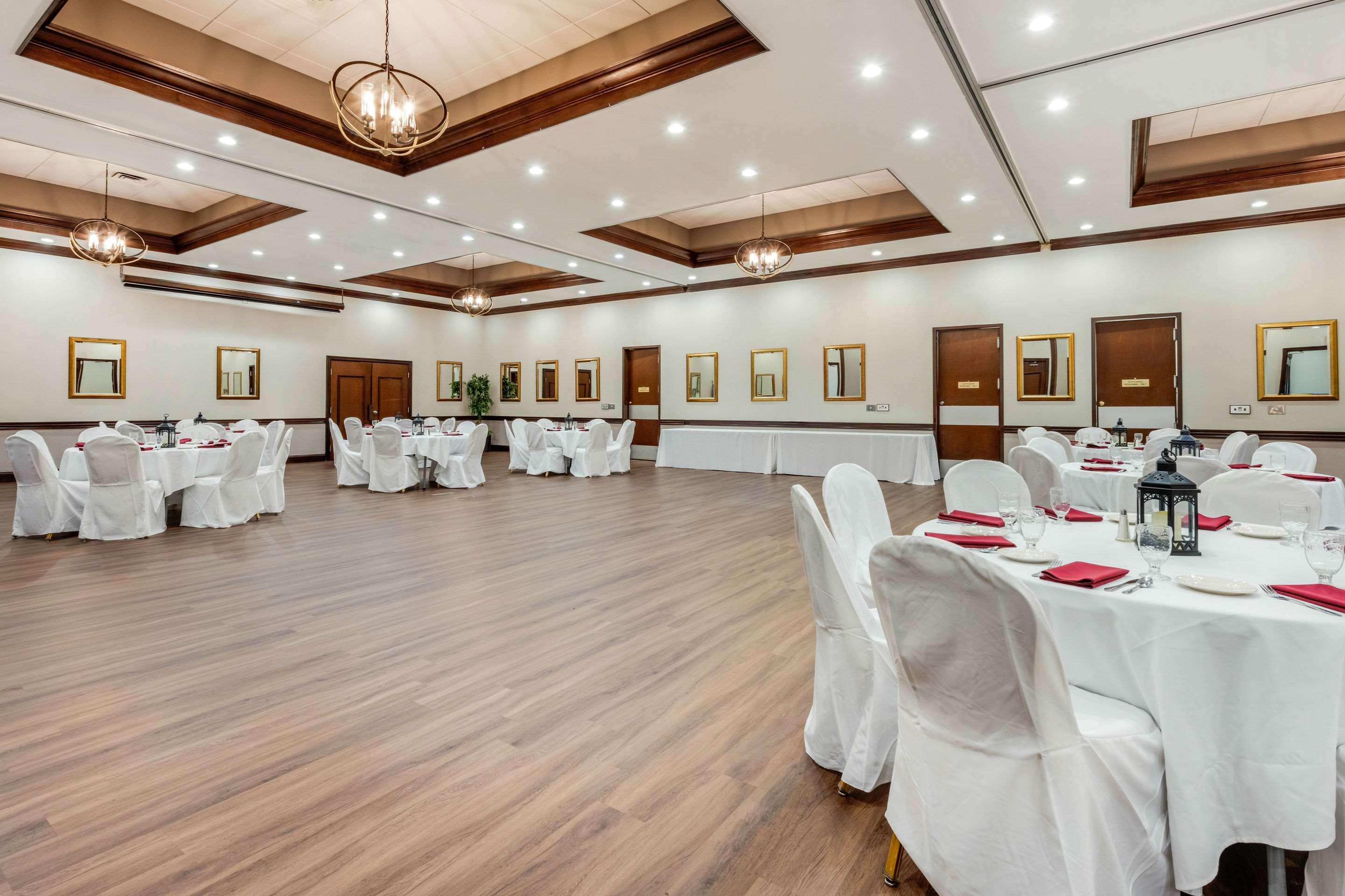 Clarion Hotel Conference Center On Lake Erie Дюнкерк Екстериор снимка