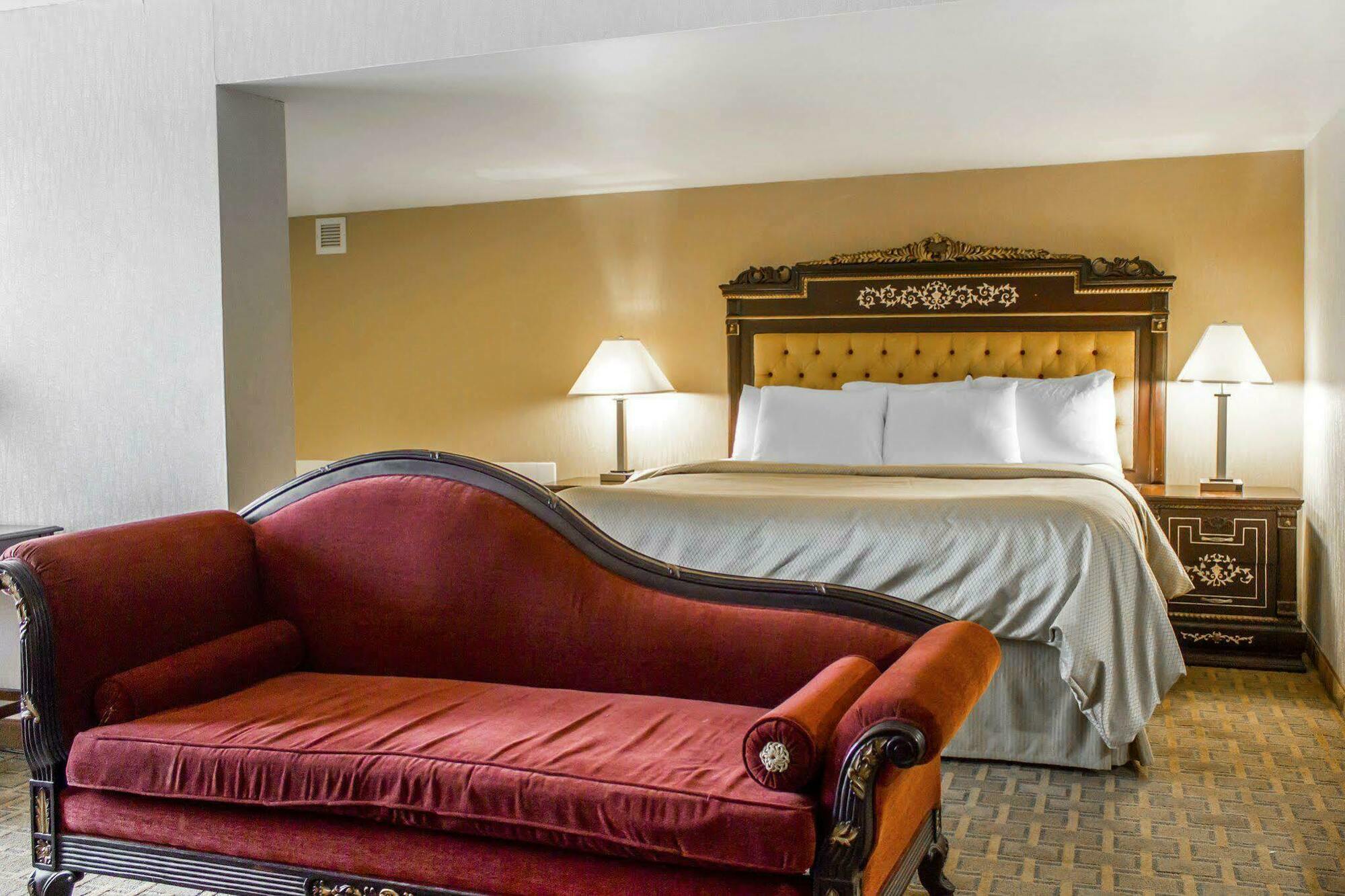 Clarion Hotel Conference Center On Lake Erie Дюнкерк Екстериор снимка